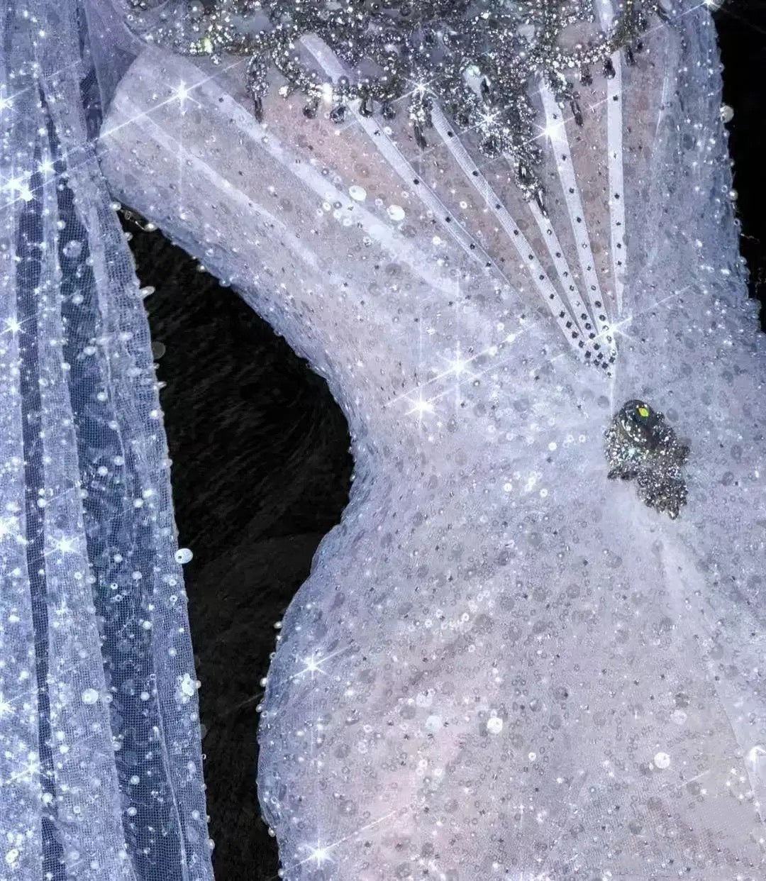Dreamy Mermaid Long Sleeves Sequin White Fitted Wedding Dress Shiny Bridal Gowns Wedding Dresses DH2902