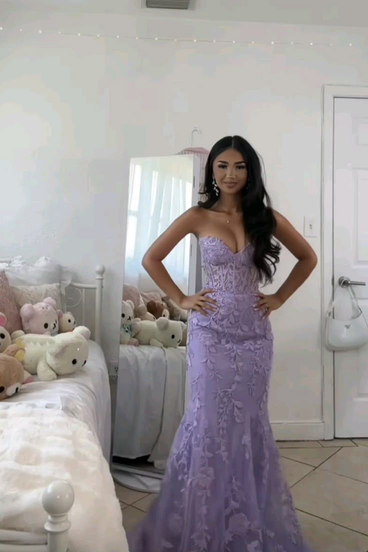 Robe de soirée longue en dentelle lilas, style sirène, décolleté en cœur, inspiration RA059