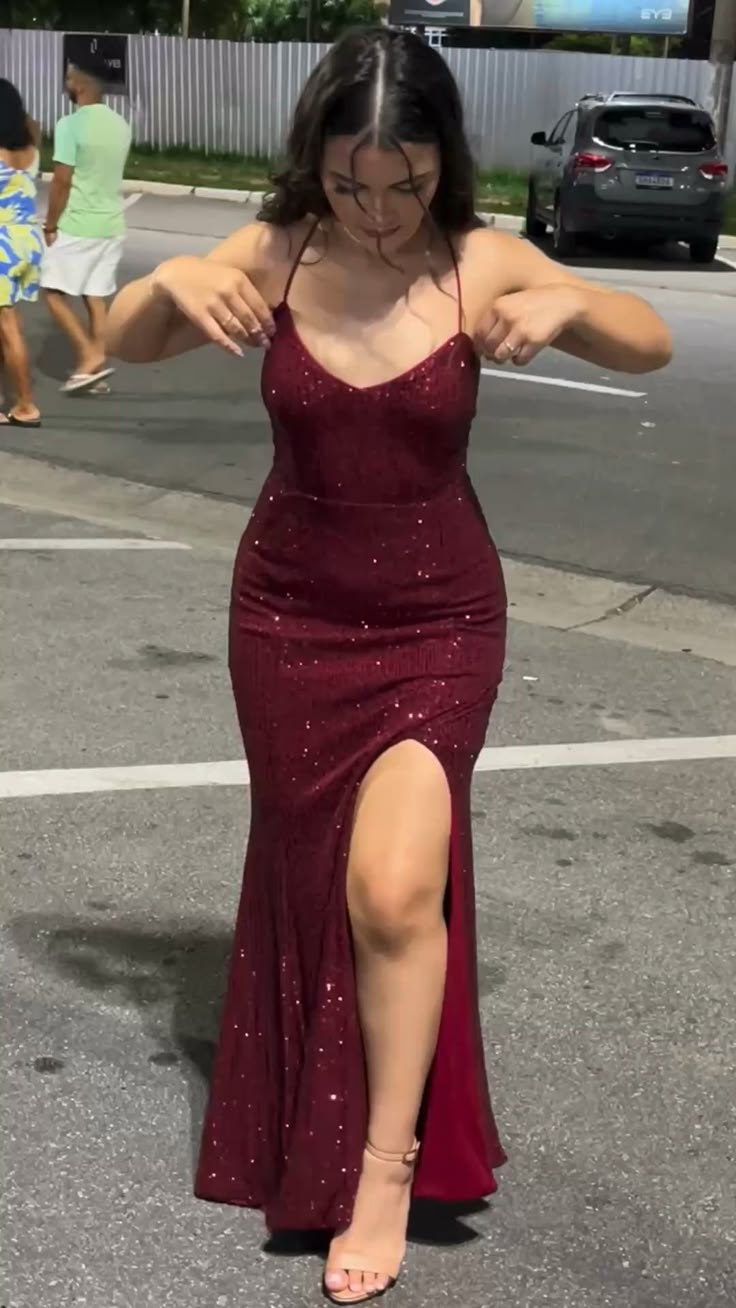 Robe de bal sirène sexy à bretelles spaghetti bordeaux fendue, tenue de soirée pour 18 ans, RA071