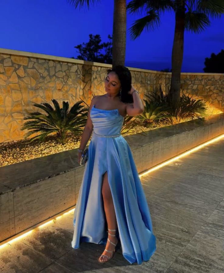 Robe de bal unique sans bretelles bleu ciel clair fendue, robe de soirée longue, tenue d'anniversaire, robe de remise de diplôme RB1011