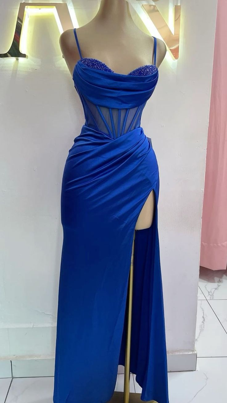 Robe de bal sirène unique à bretelles spaghetti bleu roi fendue, longue robe de soirée, tenue d'anniversaire, robe de remise de diplôme RB1017