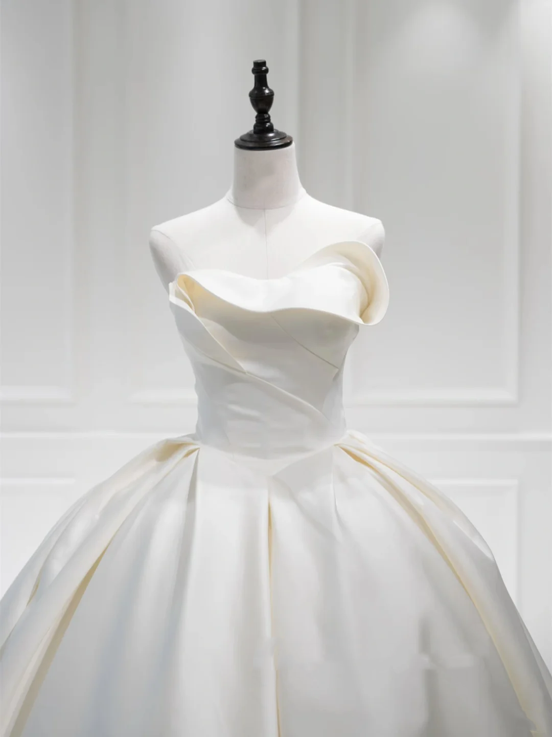 Robe de mariée de rêve, bustier, en satin blanc plissé, style longue, style conte de fées, RB1054