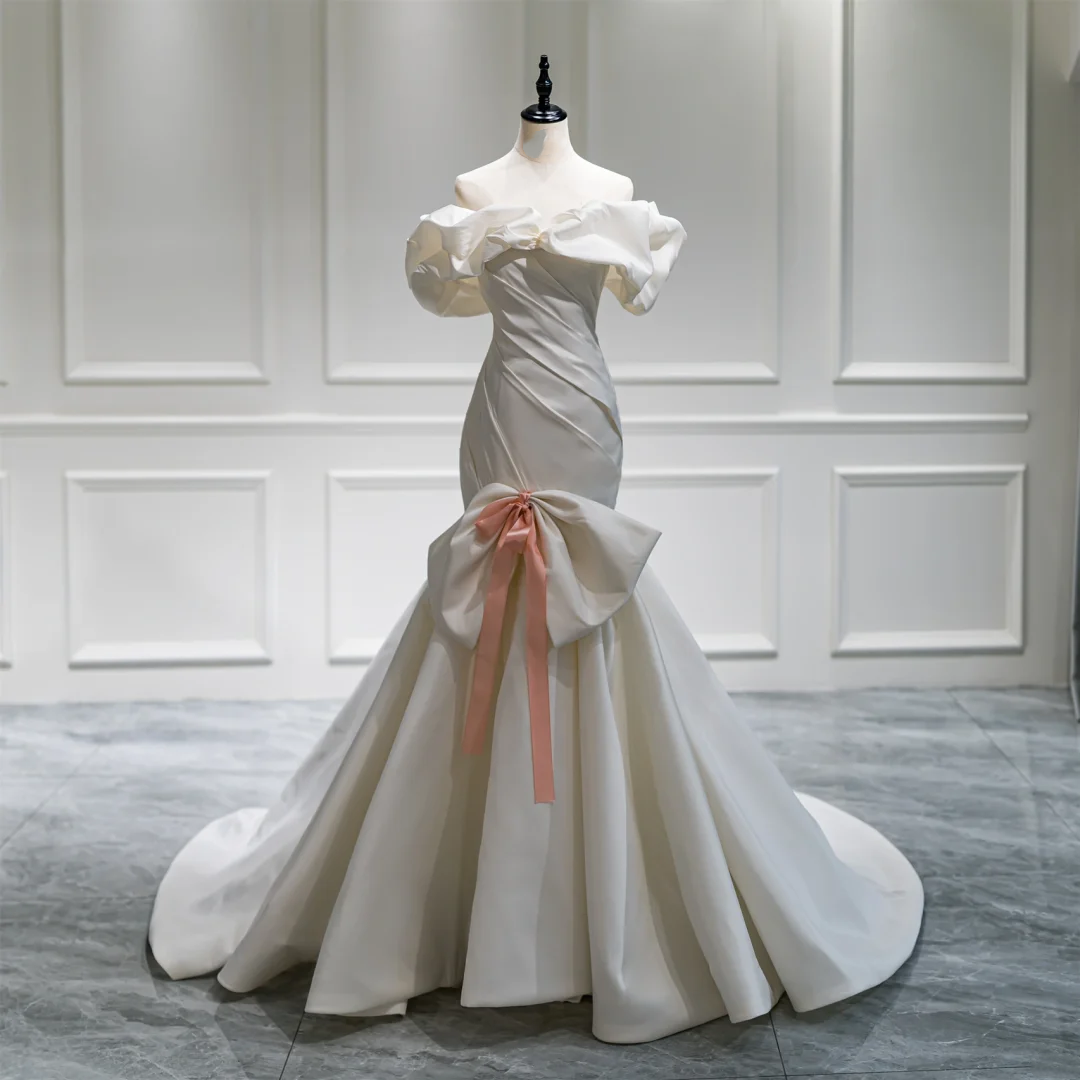 Robe de mariée sirène blanche à manches courtes et épaules dénudées, en satin, avec volants et corset, avec traîne, RB1067