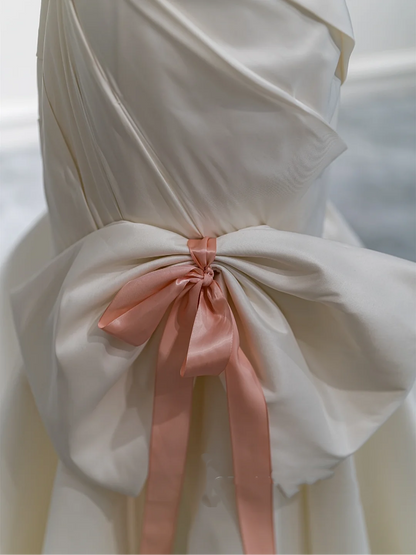 Robe de mariée sirène blanche à manches courtes et épaules dénudées, en satin, avec volants et corset, avec traîne, RB1067