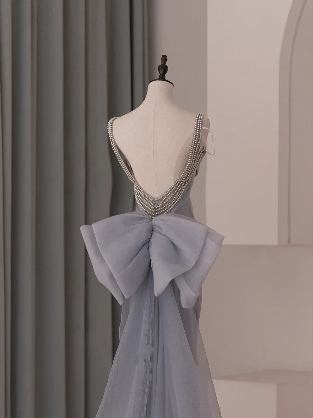 Robe de bal longue en organza gris poudré, style sirène, bretelles spaghetti, style lycée, RB1075