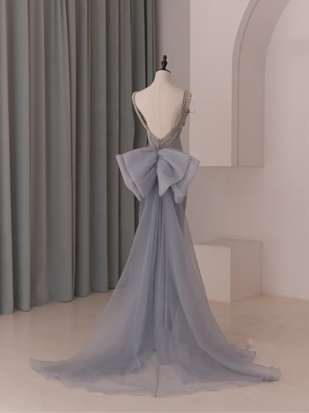 Robe de bal longue en organza gris poudré, style sirène, bretelles spaghetti, style lycée, RB1075