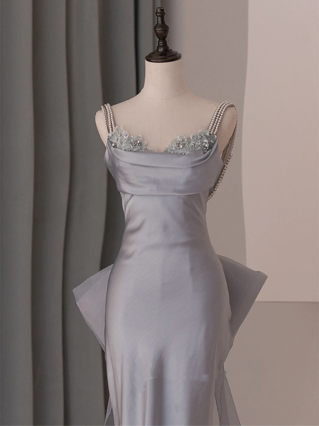 Robe de bal longue en organza gris poudré, style sirène, bretelles spaghetti, style lycée, RB1075