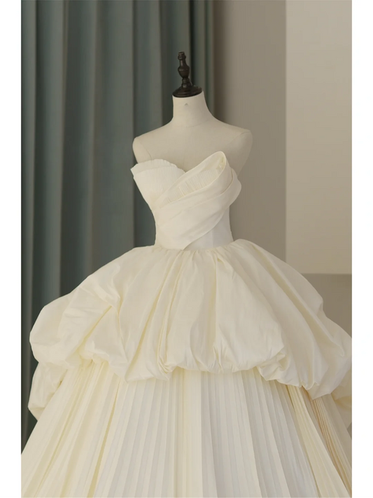 Dreamy Ball Gown Sweetheart White Fitted Satin Ruffles Corset Plus Size Wedding Dress Bridal Gowns Wedding Dresses With Train RB1081
