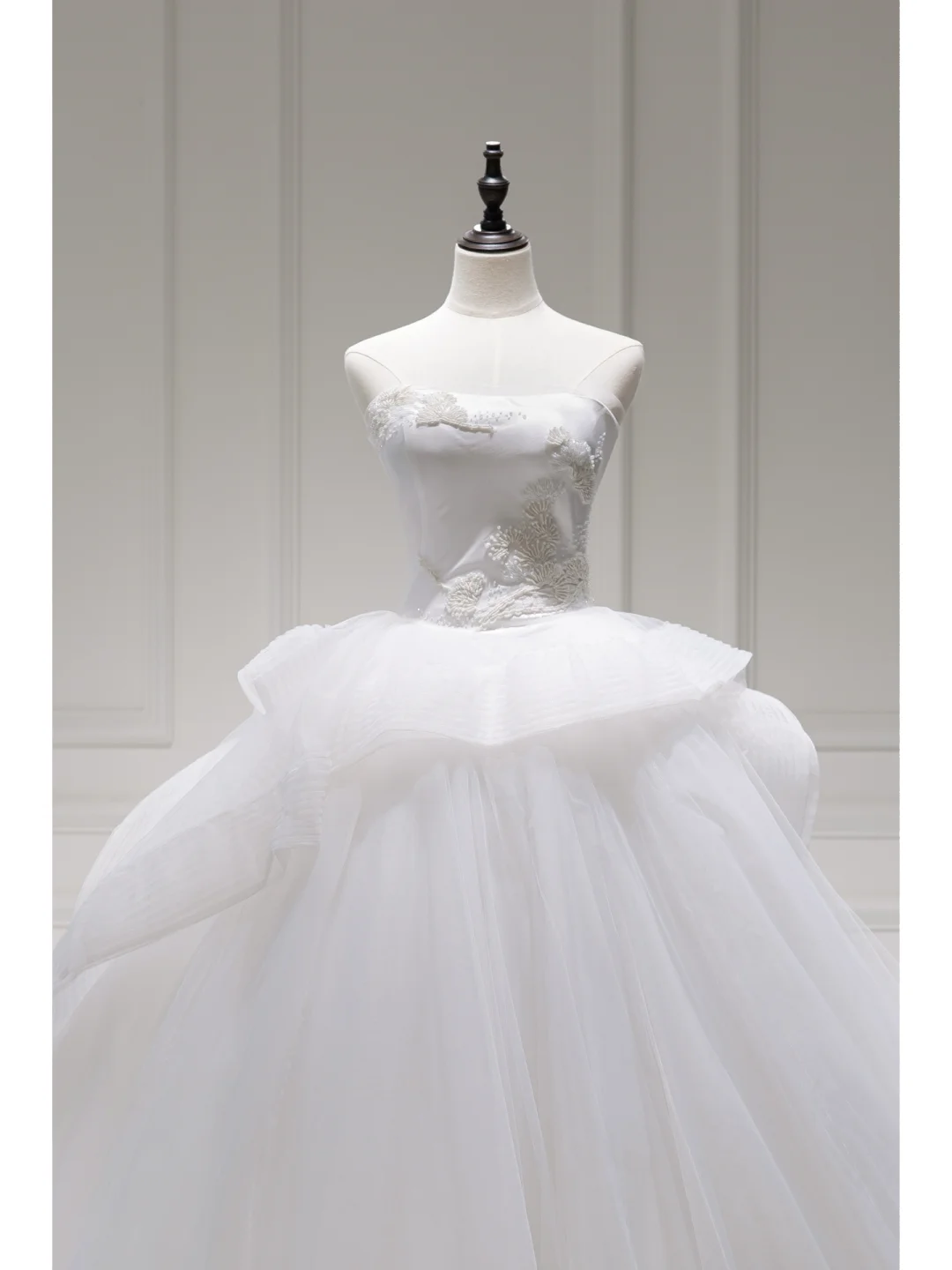 Elegant Modest Ball Gown Strapless Sleeveless White Lace Corset Wedding Dress Styles Long Bridal Gown Wedding Gowns RB1095