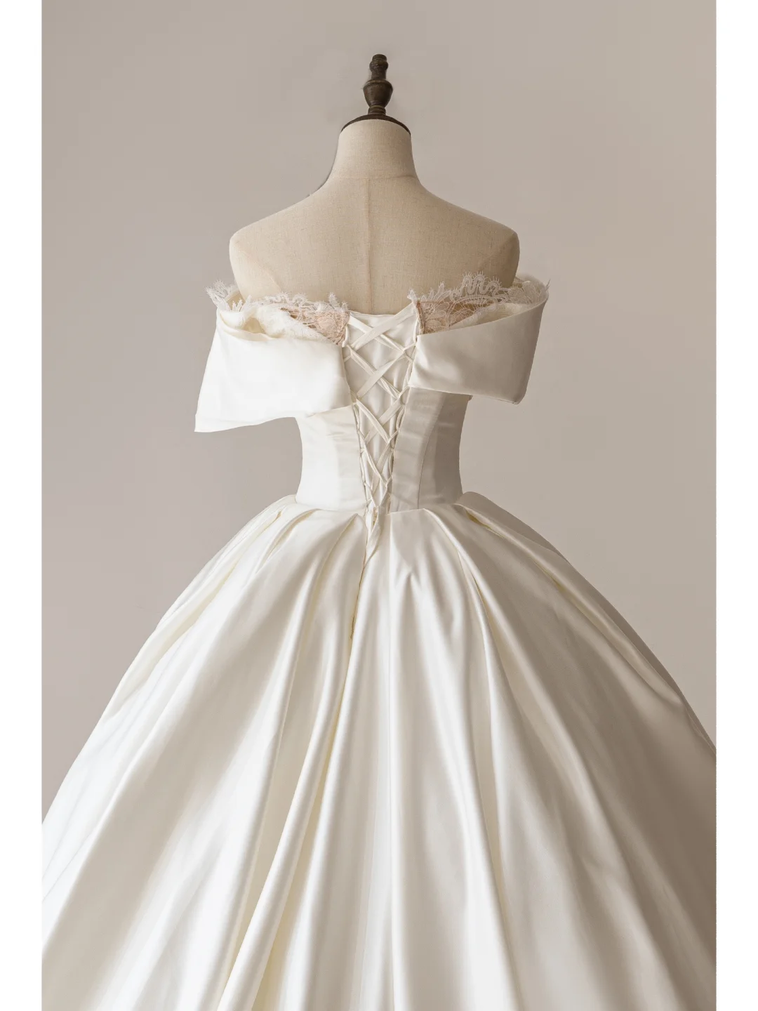 Robe de mariée longue en dentelle blanche, style corset, épaules dénudées et modeste, RB1100