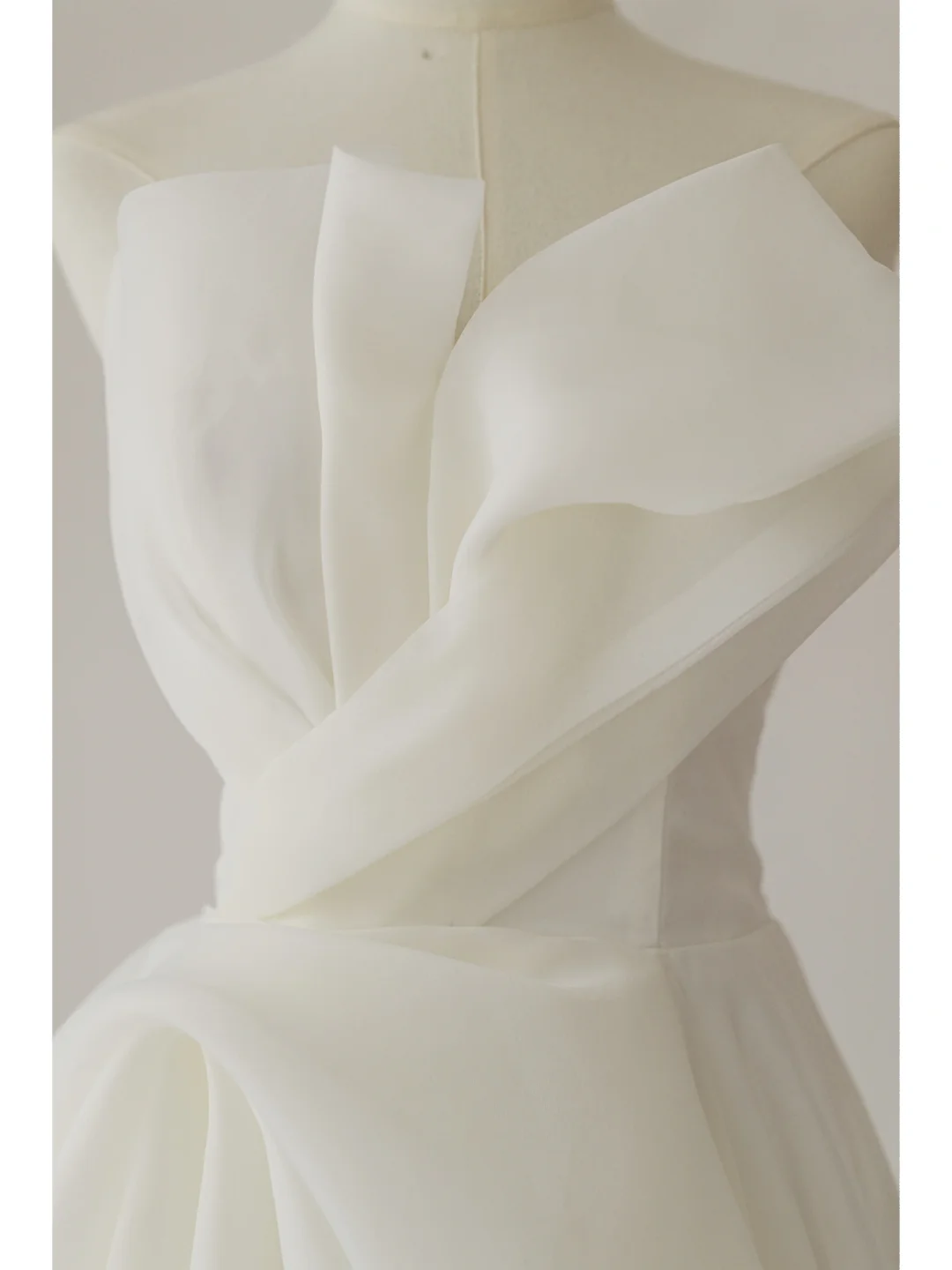 Elegant Modest Ball Gown Strapless Organza White Wedding Dress Styles Long Bridal Gown Wedding Gowns RB1106