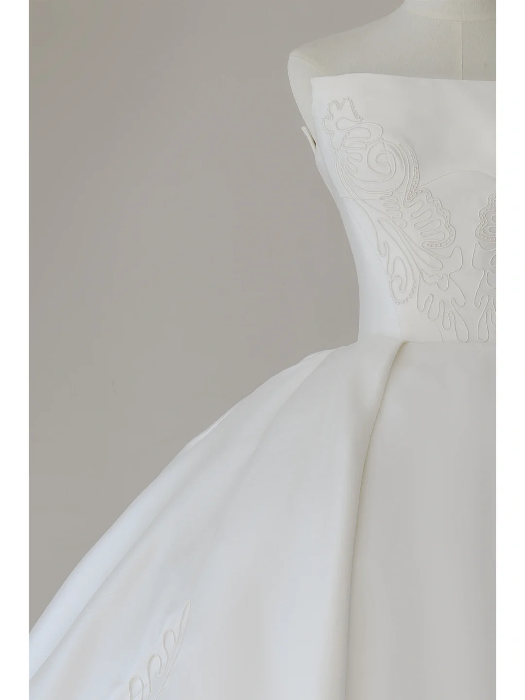 Robe de mariée élégante et modeste, bustier, ajustée, avec appliques blanches et corset, style robe de mariée longue, RB1113