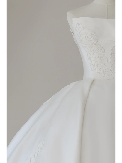 Robe de mariée élégante et modeste, bustier, ajustée, avec appliques blanches et corset, style robe de mariée longue, RB1113