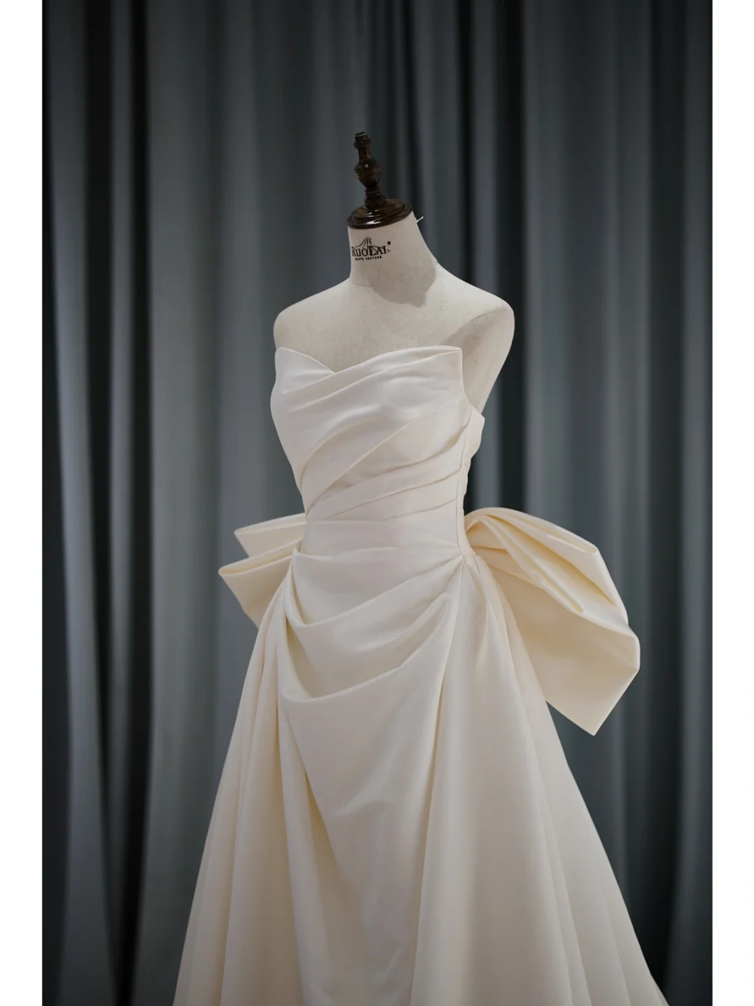 Elegant Modest Mermaid Sweetheart Satin Pleated Wedding Dress Styles Long Bridal Gown Wedding Gowns RB1114