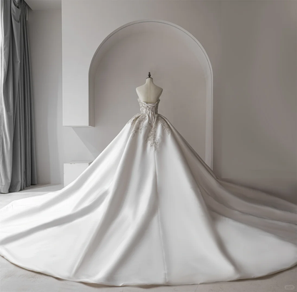Elegant Modest Ball Gown Strapless Fitted Silver Beaded Appliques Corset Wedding Dress Long Bridal Gowns Wedding Dresses RB1115