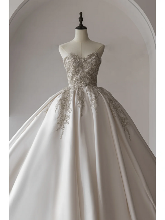 Elegant Modest Ball Gown Strapless Fitted Silver Beaded Appliques Corset Wedding Dress Long Bridal Gowns Wedding Dresses RB1115
