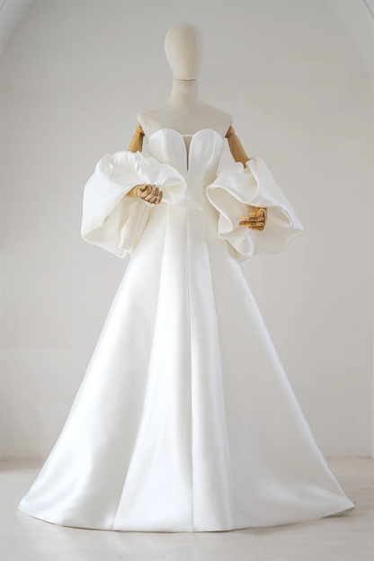 Robe de mariée blanche élégante et modeste, décolleté en cœur, en satin plissé, longue, RB1130