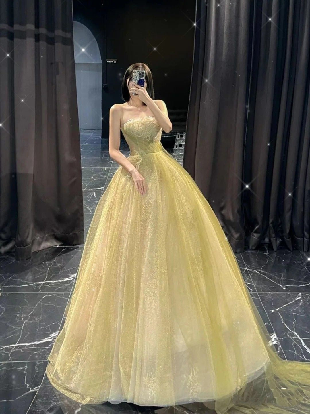Robe de bal longue et élégante, bustier, en tulle jaune, idéale pour une soirée dansante ou une soirée de danse, RB1148