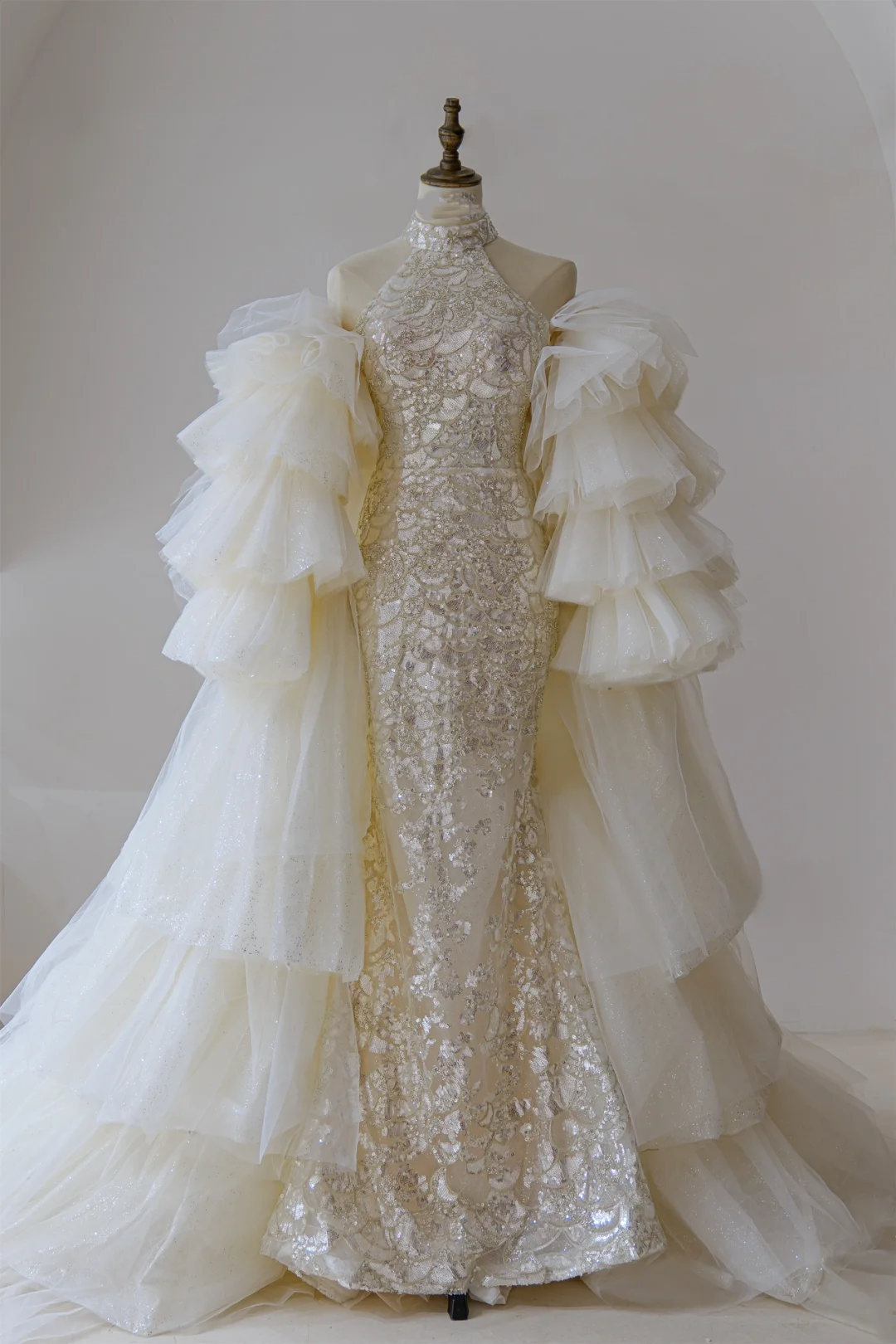 Robe de mariée sirène modeste, col haut, dentelle à sequins, corset ajusté, longue robe de mariée, robes de mariée RB1189