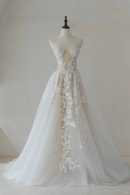 Robe de mariée élégante à manches longues et décolleté en cœur, coupe ajustée, corset en dentelle, robe de mariée longue, RB1208