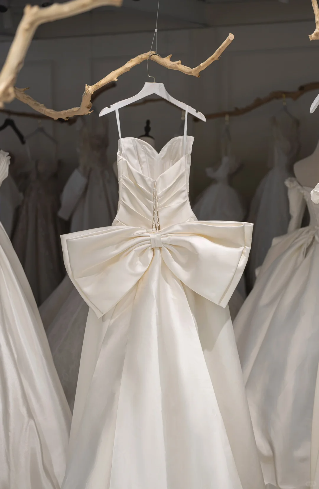 Modest Mermaid Sweetheart Satin Pleated Off White Wedding Dress With Bow Long Bridal Gown Wedding Gowns RB1211