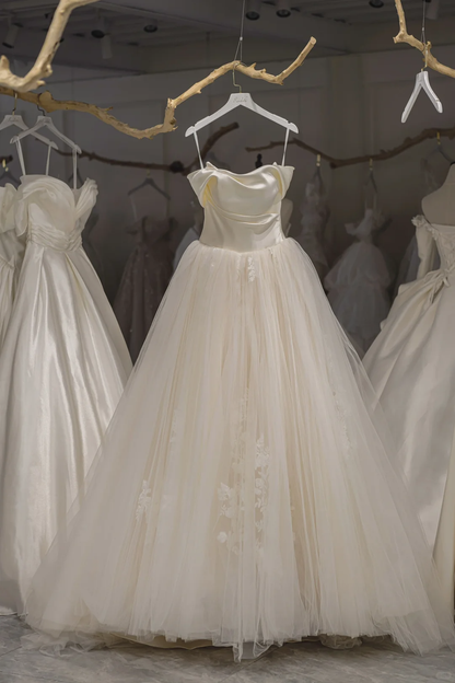 Charming Ball Gown Off The Shoulder Short Sleeves Fitted Lace Corset Wedding Dress Long Bridal Gown Wedding Dresses RB1212