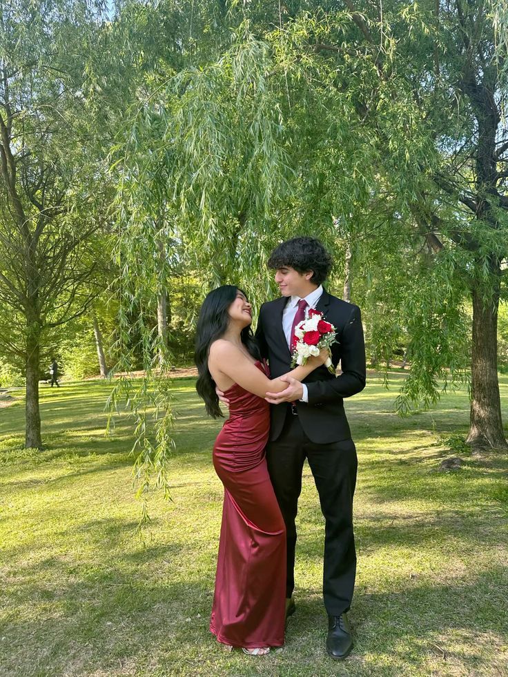 Robe de bal sirène unique sans bretelles en satin bordeaux, longue robe de soirée, tenue d'anniversaire, robe de bal RB1307