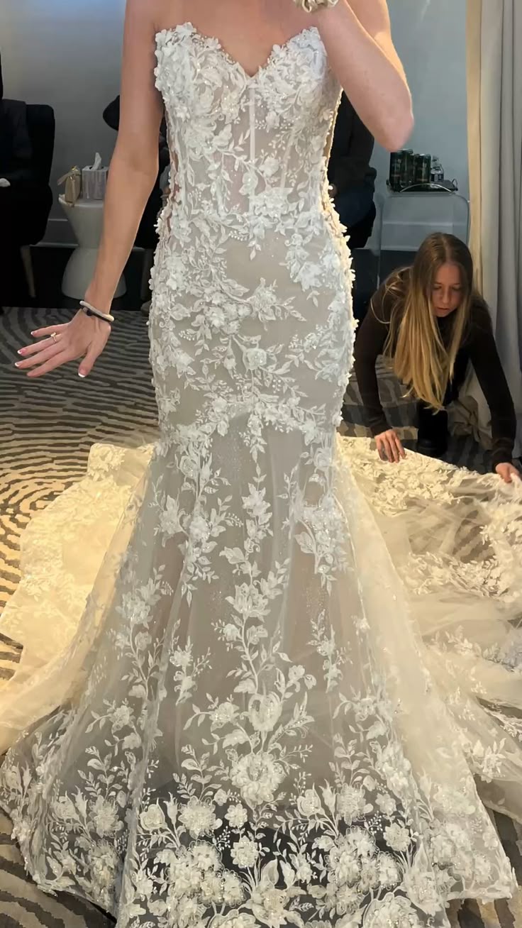 Charmante robe de mariée sirène en dentelle blanche avec corset et décolleté en cœur, longue robe de mariée RB1363