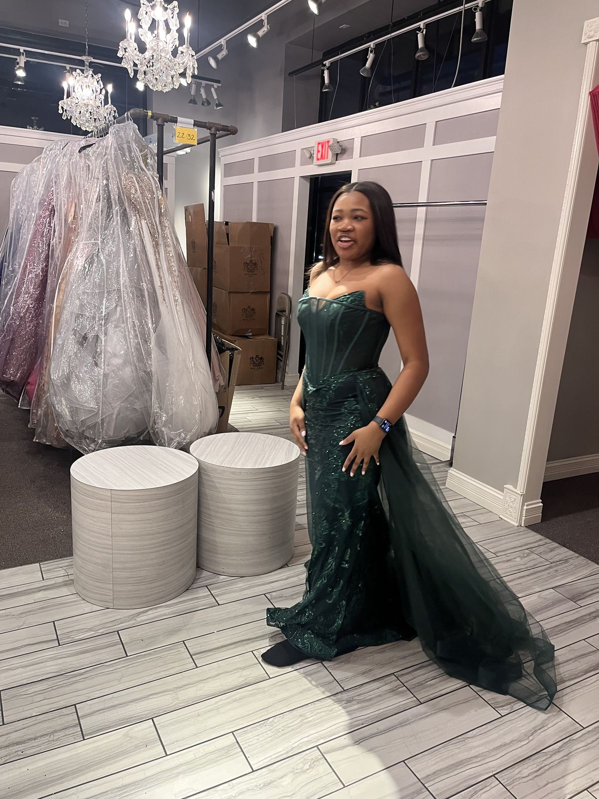 Robe de bal sirène chic à paillettes vertes et perles, décolleté en cœur, tenue de fête pour 19e anniversaire, robe de remise de diplôme RB1417