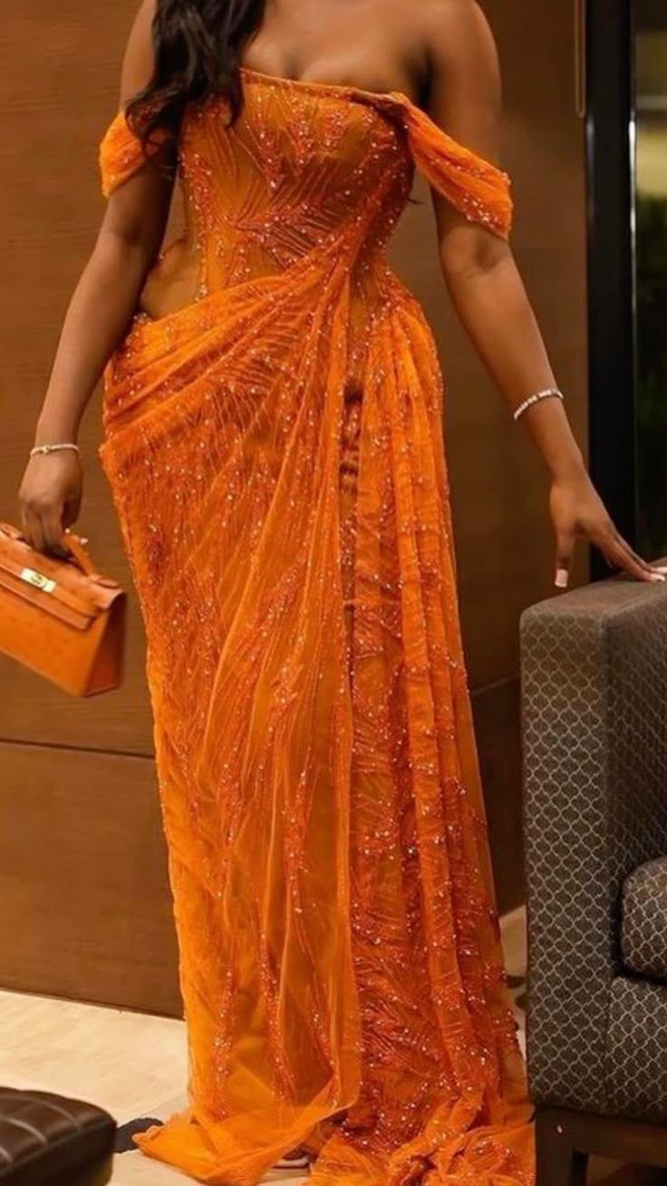 Robe de bal longue à paillettes orange, style sirène, épaules dénudées, élégante, inspirée de la robe de bal pailletée RB1439