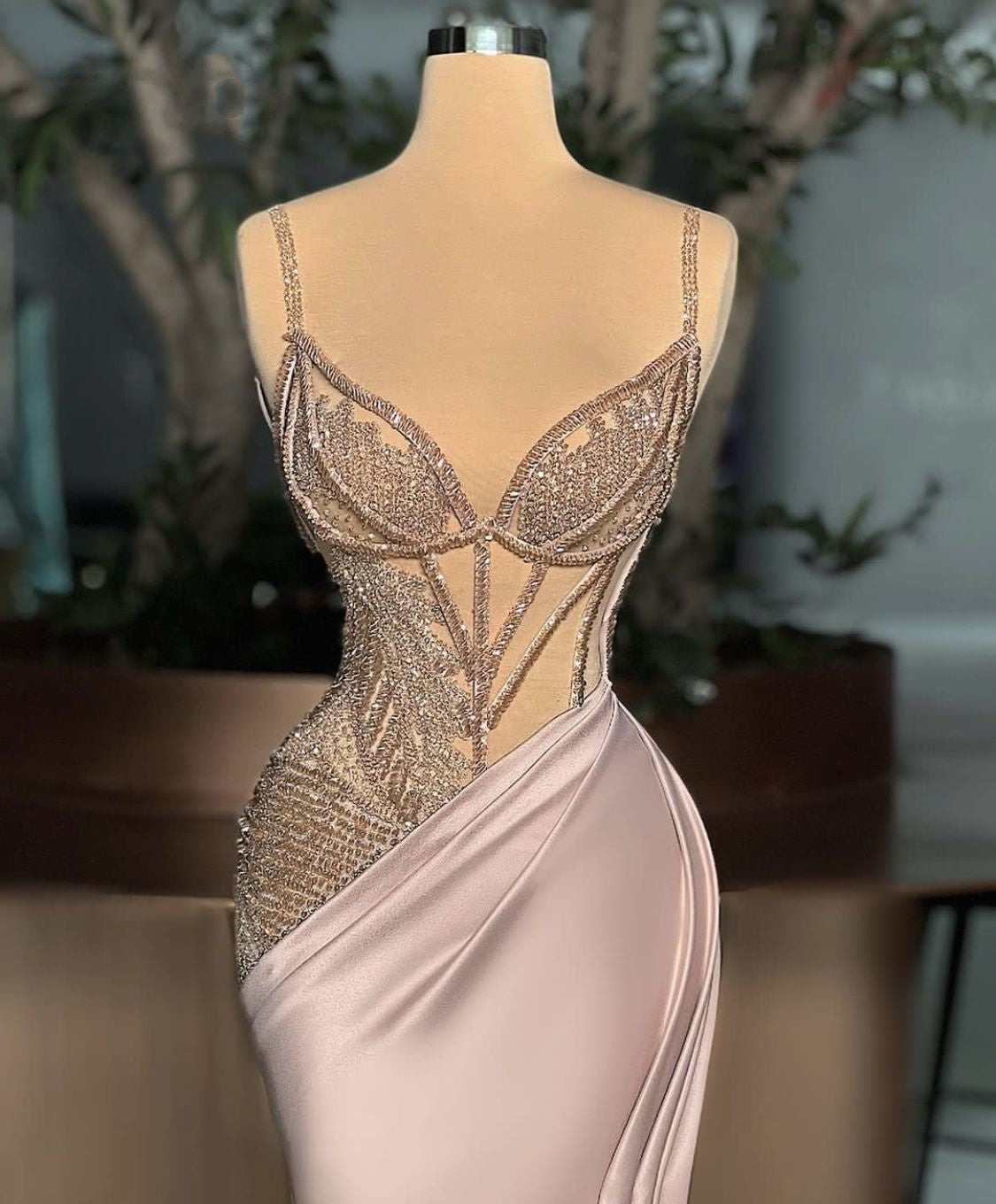Robe de bal longue en satin plissé et perles, style sirène, bretelles spaghetti, tenue de soirée impressionnante pour un 22e anniversaire (RB1551)