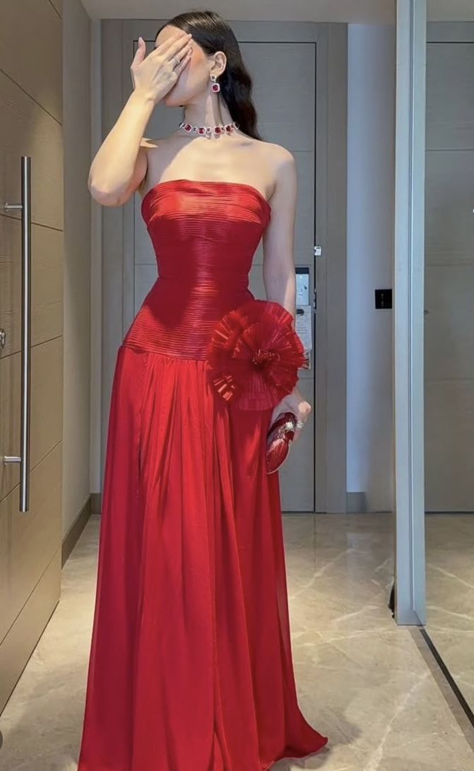 Modest A Line Strapless Red Pleated Flower Long Prom Dresses Impress 22th Birthday Outfits Prom Gowns RB1563