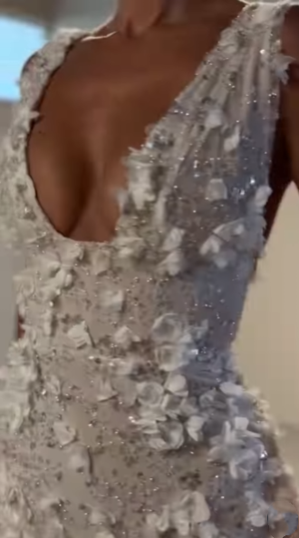 Sparkly Sheath V Neck White Feathers Beaded Wedding Dress Short Bridal Gown Wedding Dresses RB1568