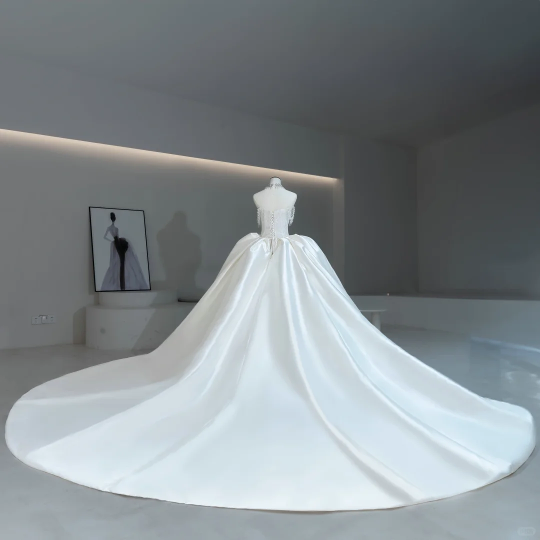 Superbe robe de bal bustier ajustée en satin, robe de mariée longue, robe de mariée blanche RB1597