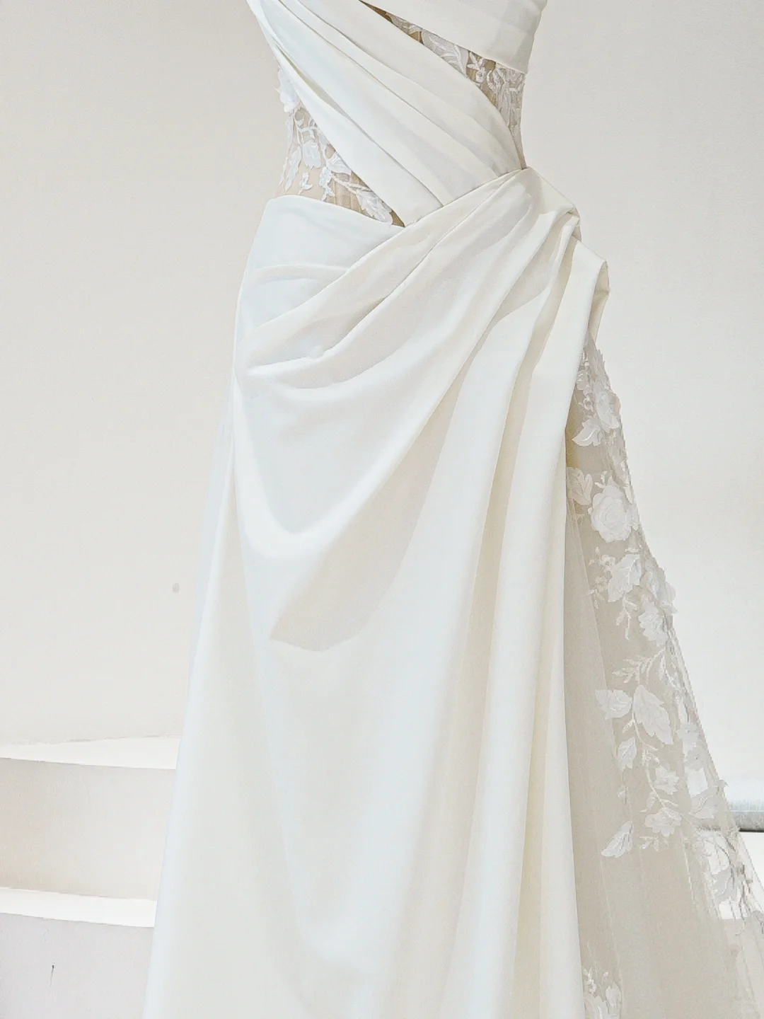 Robe de mariée longue en satin blanc plissé, style sirène, bretelles spaghetti, intemporelle, RB1600