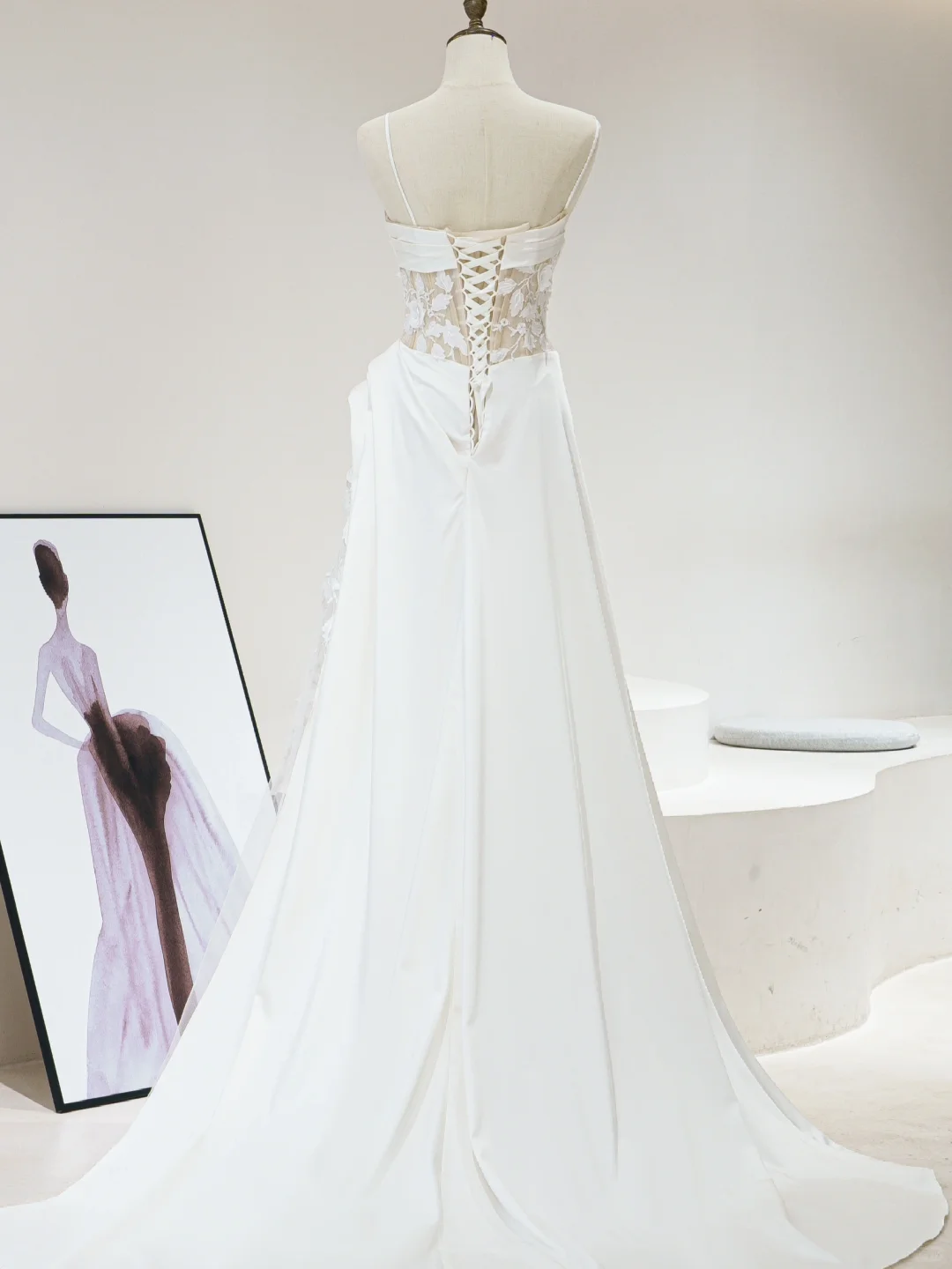 Robe de mariée longue en satin blanc plissé, style sirène, bretelles spaghetti, intemporelle, RB1600