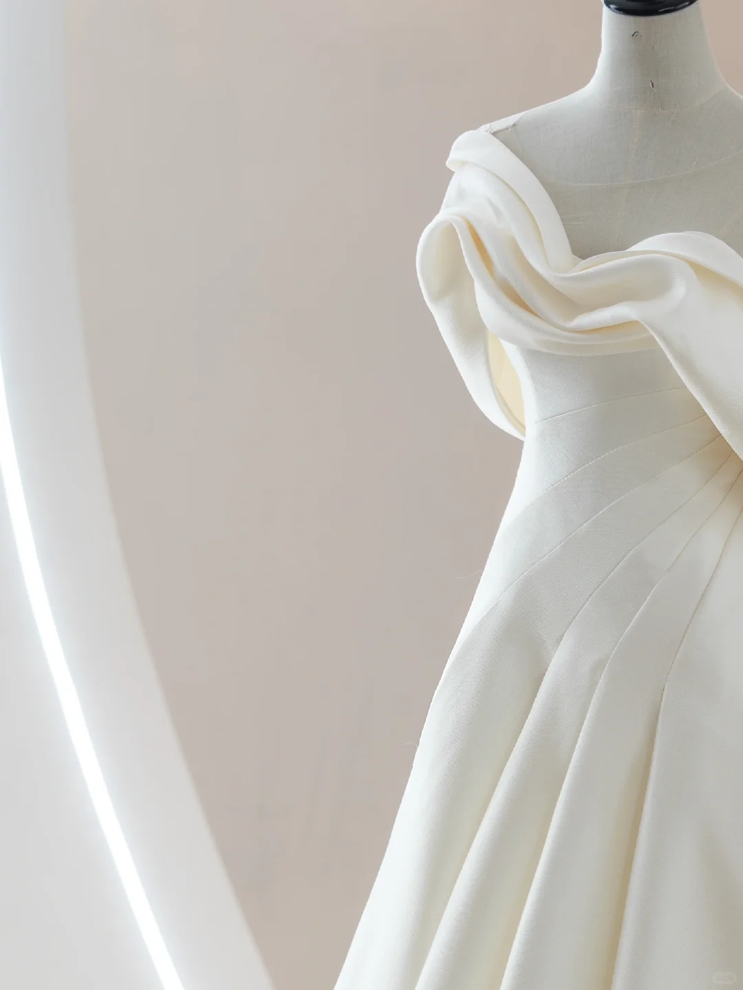 Stunning Ball Gown Off The Shoulder Fitted Corset Satin Wedding Dress Long Bridal Gown Wedding Gowns RB1603