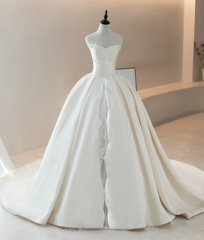 Unique Ball Gown Strapless Sleeveless Lace Fitted Long Wedding Dress Bridal Gown White Wedding Dresses RB1607
