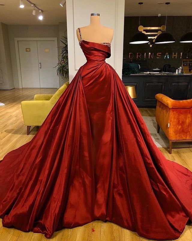 Charmante robe de bal asymétrique en satin bordeaux, longue, tenue de bal pour un 18e anniversaire, RB1622