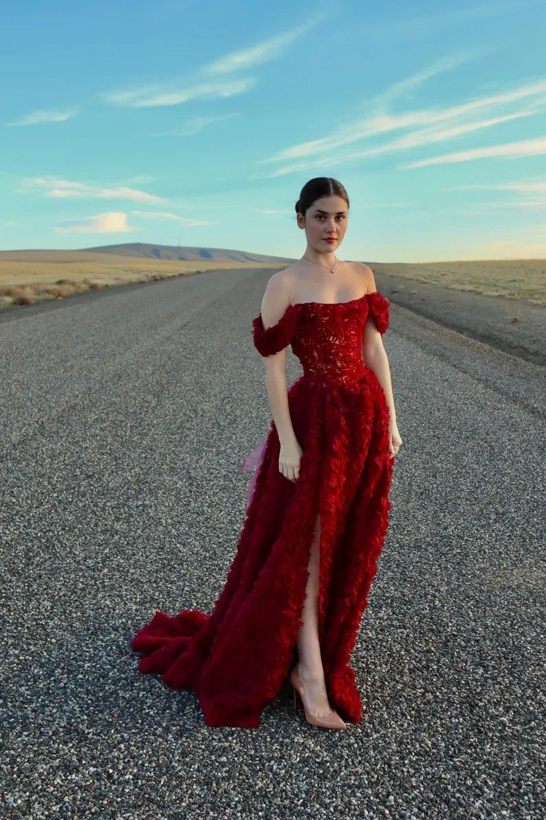 Charmante robe de bal longue en tulle rouge à épaules dénudées, coupe trapèze, tenue de bal pour un 18e anniversaire, RB1629