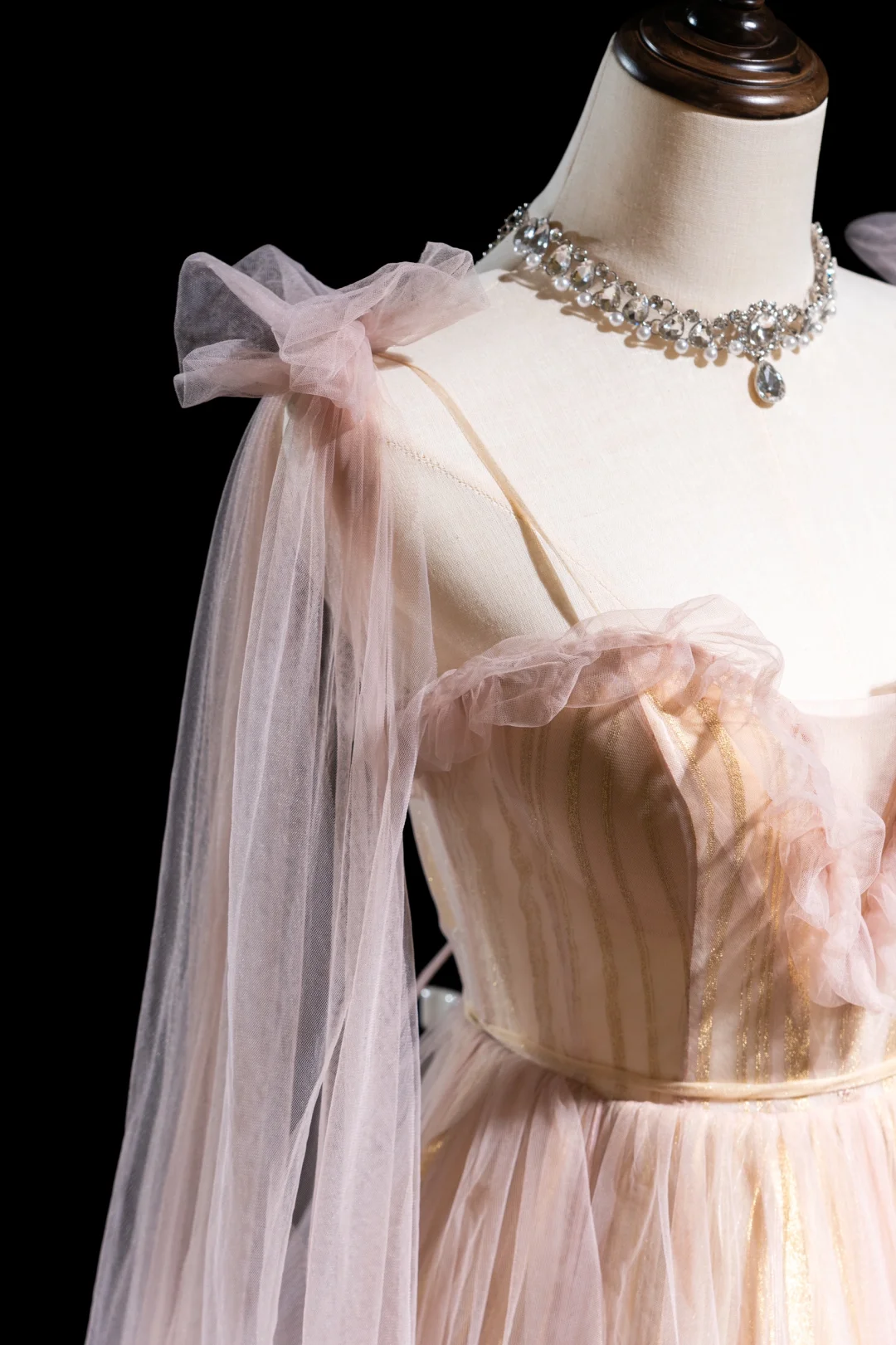 Niedliches Ballkleid mit Spaghettiträgern, hellrosa, plissiertem Tüll, langes Abendkleid für Teenager, formelles Kleid, Ballkleid AB852