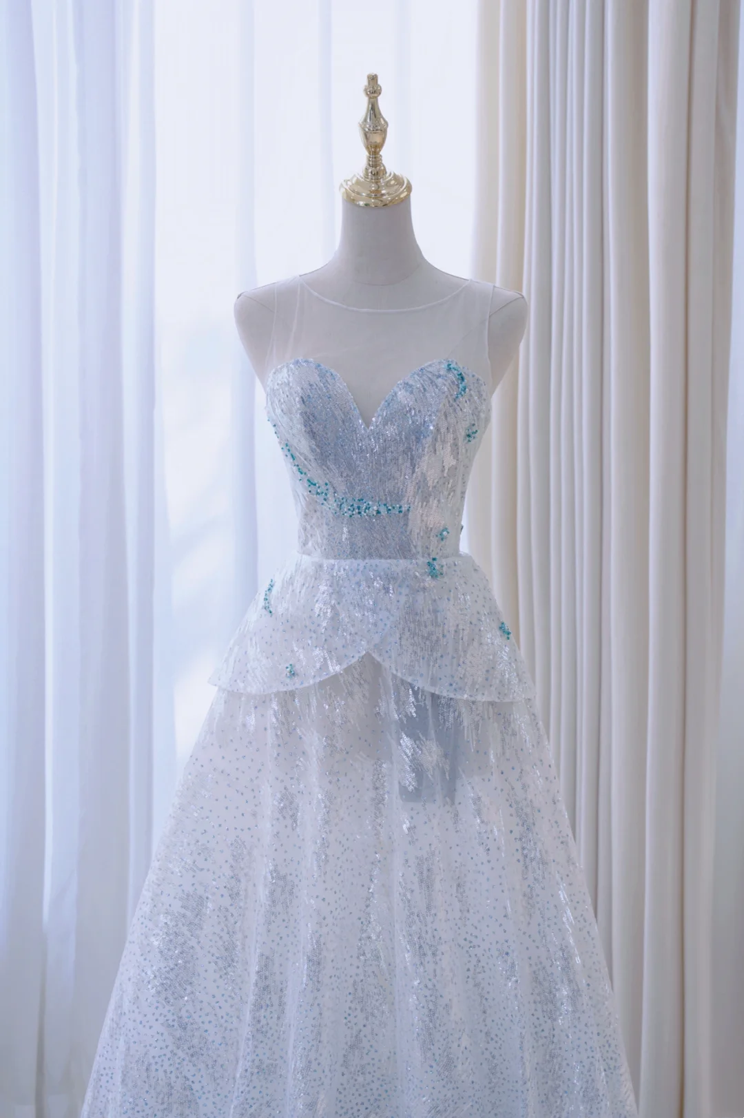 Robe de bal rétro à paillettes, décolleté en cœur, bleu ciel clair, longue, tenue de bal impressionnante pour un 20e anniversaire, RB1892