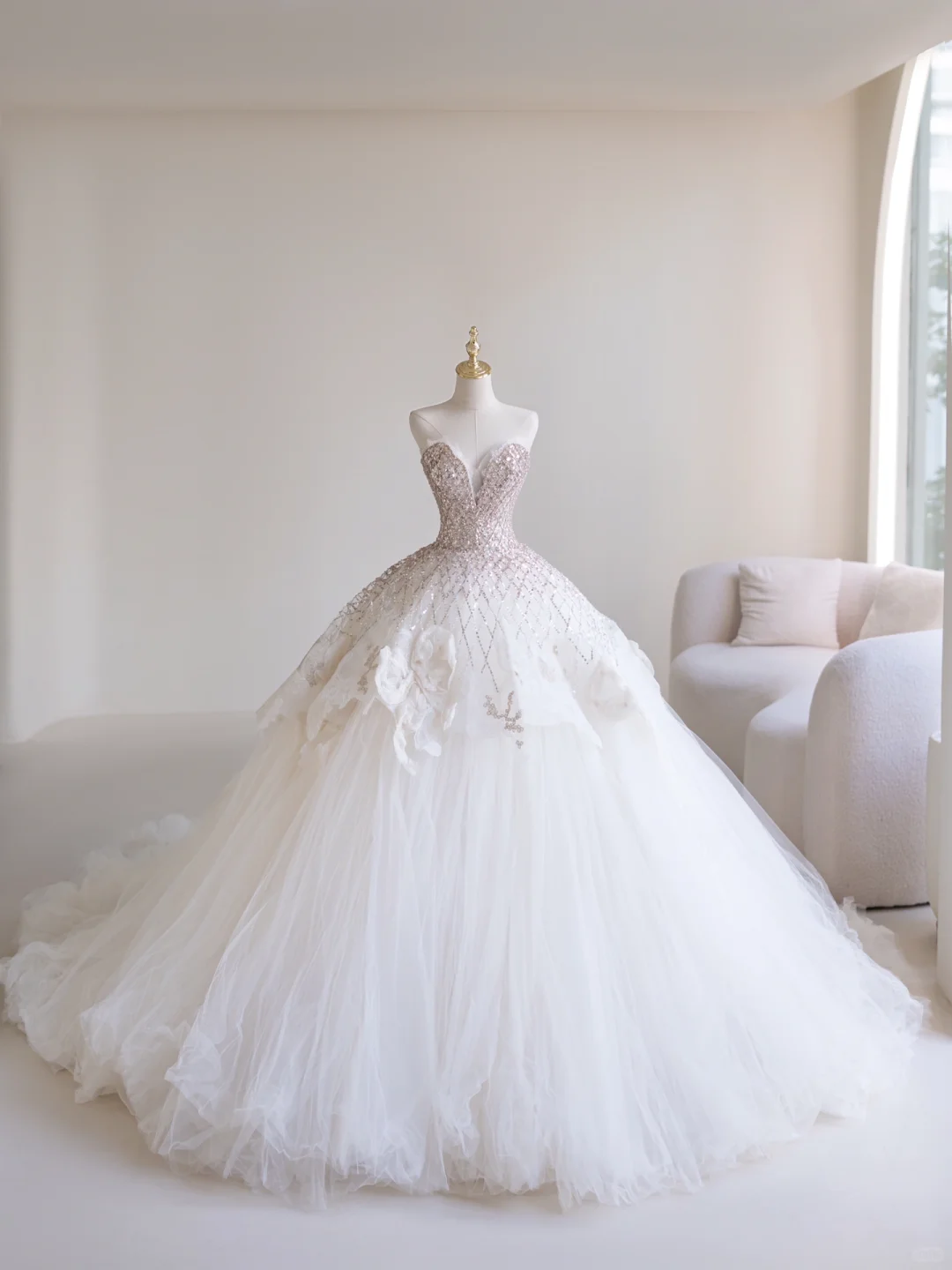 Robe de mariée princesse en tulle, col en cœur, sans manches, longue et ajustée, blanche, RB1894