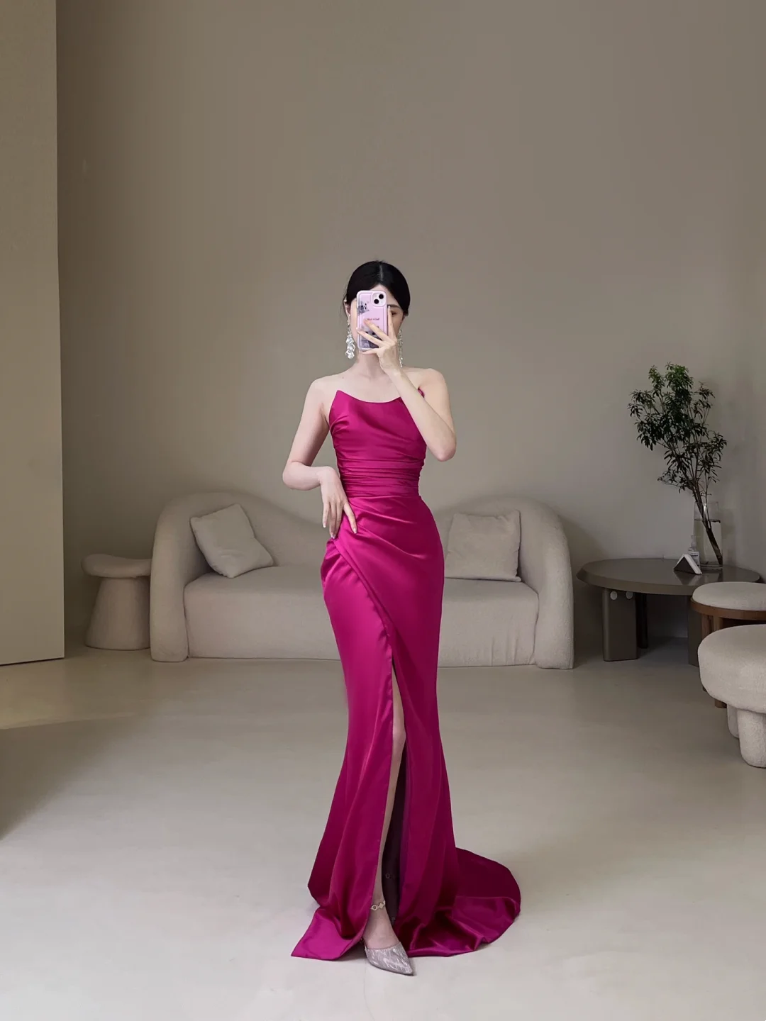 Robe de bal longue style sirène rétro sans bretelles en satin rose fuchsia avec fente latérale, tenue de bal impressionnante pour un 19e anniversaire (RB1896)