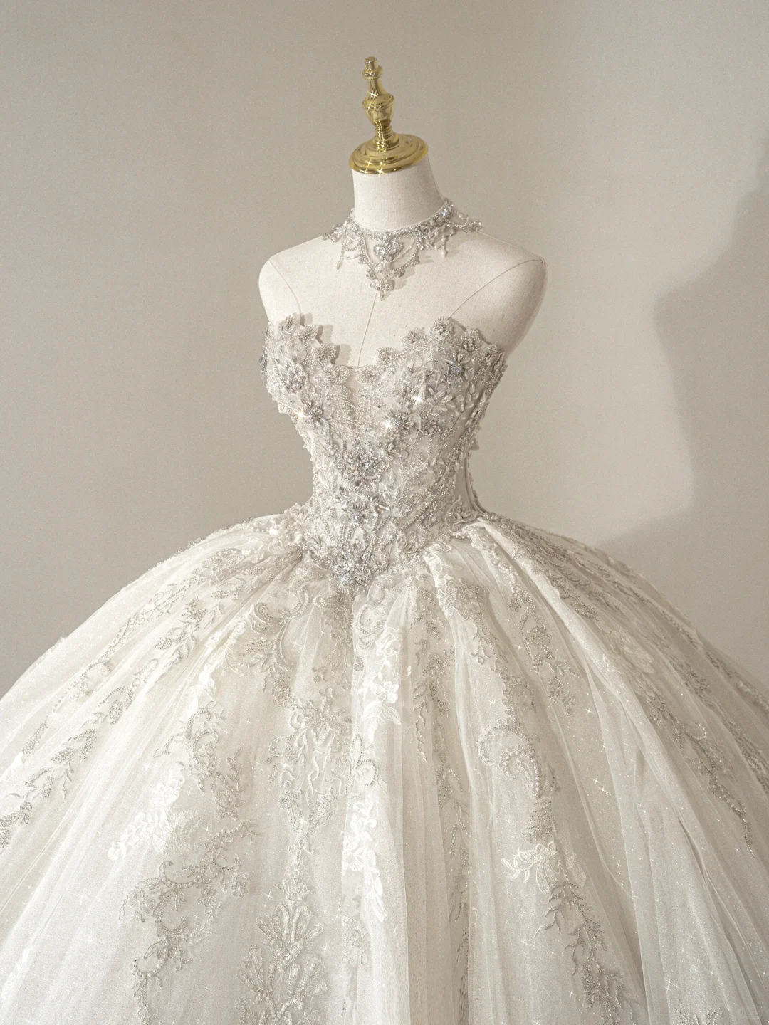 Robe de mariée princesse en tulle, décolleté en cœur, sans manches, corset ajusté, longue, blanche, RB1902