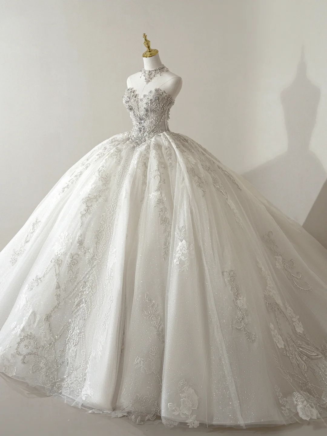 Robe de mariée princesse en tulle, décolleté en cœur, sans manches, corset ajusté, longue, blanche, RB1902