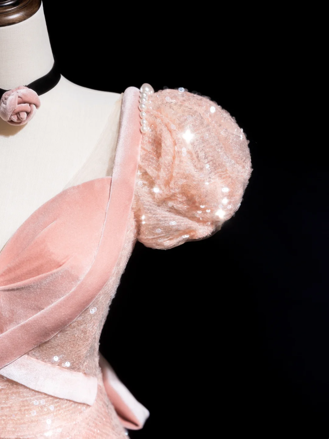 Robe de bal longue en velours rose blush, coupe trapèze, décolleté en cœur, paillettes, style rétro, tenue de bal pour 18e anniversaire, RB1870
