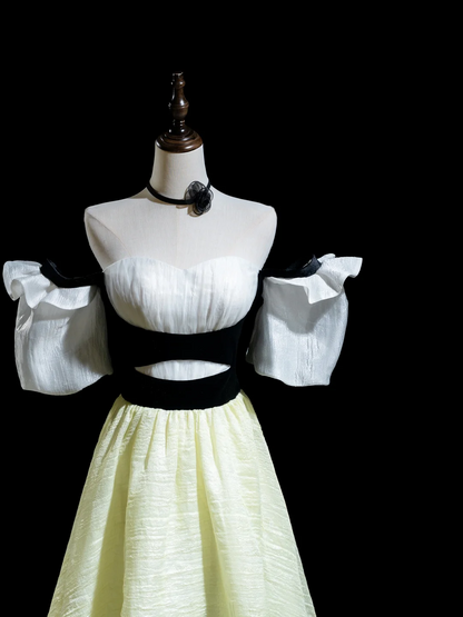 Robe de bal élégante en satin à épaules dénudées et coupe trapèze, tenue de soirée pour 18 ans, RB1924