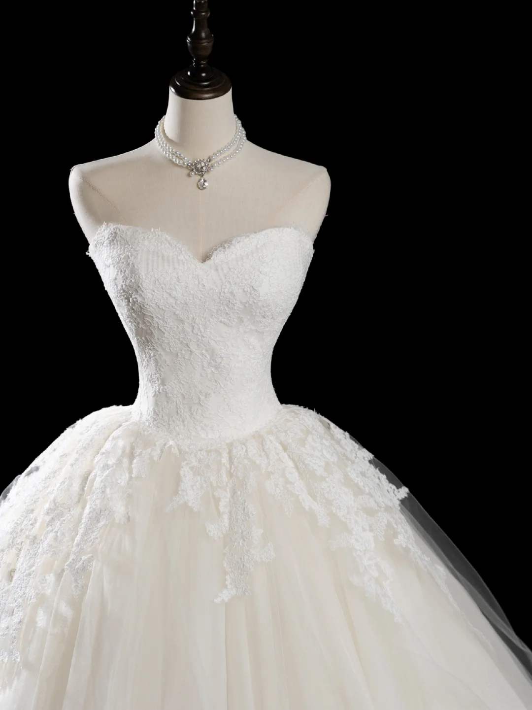 Princess Ball Gown Sweetheart Sleeveless Tulle Fitted Corset Long Wedding Dress Bride Gowns White Wedding Dresses RB1942