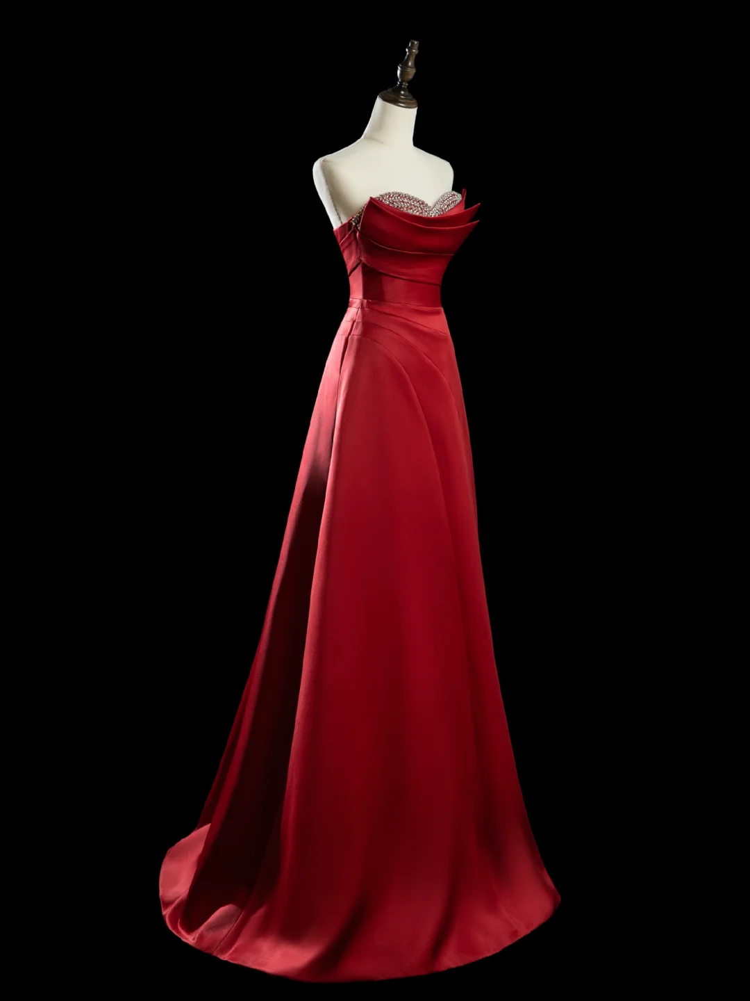 Robe de bal chic en satin rouge avec décolleté en cœur et perles, tenue de bal esthétique pour seniors, tenue de cérémonie, robe de remise de diplôme RB1946